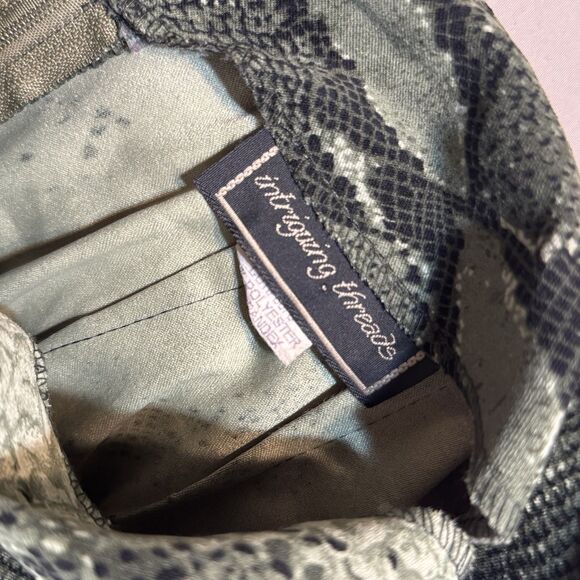 Intriguing Threads Skirt Womens size 4 Green Snakeskin Print Animal Pattern USA - Picture 9 of 10